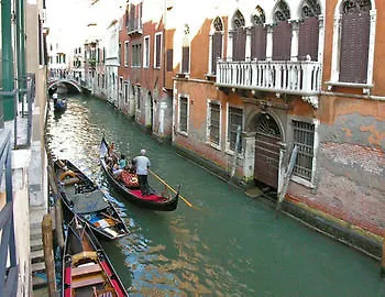 Bortolo 2 Apartment Venice